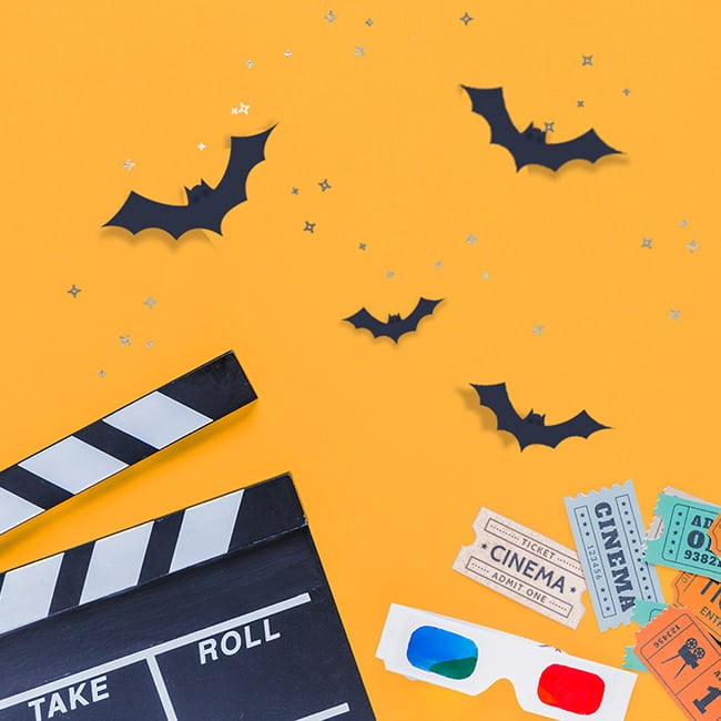 25 frighteningly fun ideas for a family Halloween movie & craft night! | via barley & birch