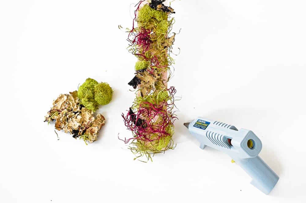 Add natural decorative elements to the menorah | Instructions for a DIY Twig Menorah