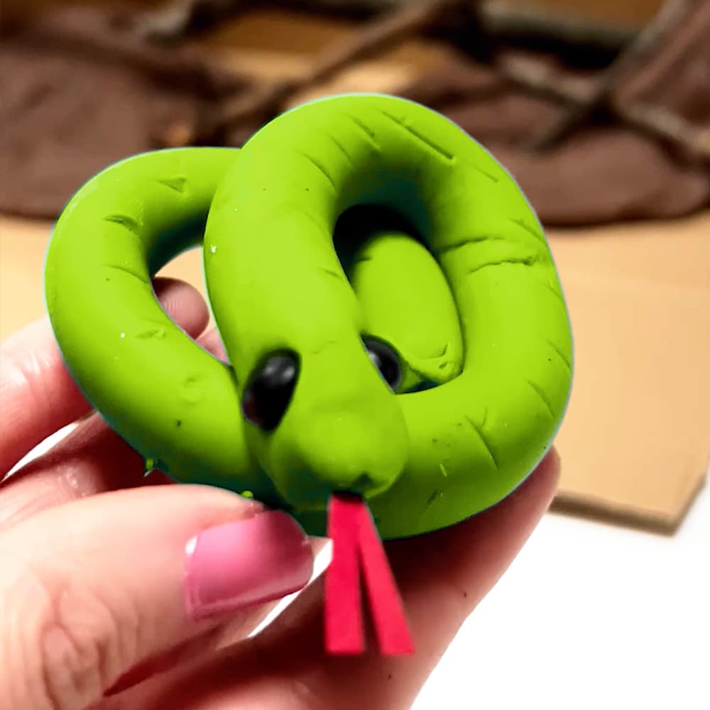 How to make a play DIY hibernaculum kids hibernation learning activity from a shoebox